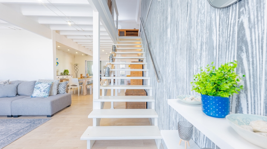 4 Bedroom Property for Sale in Struisbaai Western Cape